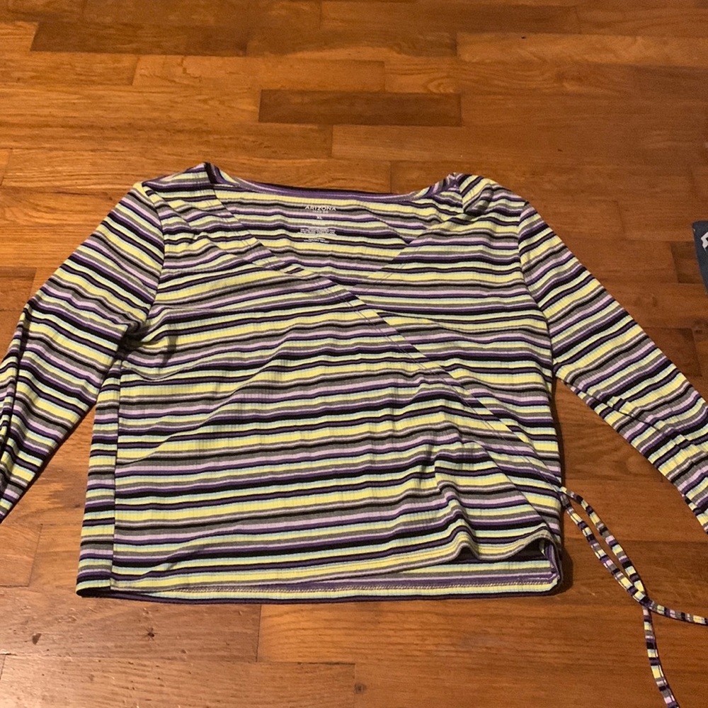 Arizona XL long sleeve crop top. Never worn.